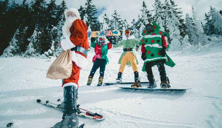 PŘEHLED: Santa Claus nebo Děda Mráz. Jak slaví Vánoce ve světě?