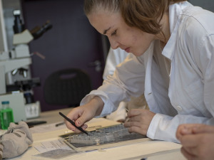 Mým snem je vyřešit poruchu srážlivosti krve, říká nadaná studentka Soňa Kleinerová