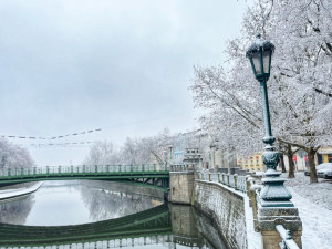 Neděle přinese mráz, námrazu a smog, řidiči by měli být opatrní