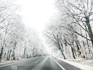 Odborníci radí, jak neovladatelné auto dostat v zimě zpátky pod kontrolu