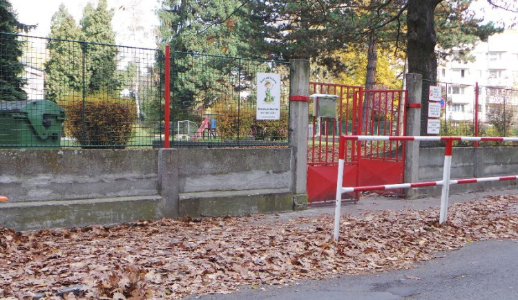 Školní zahrada v Hradci Králové dostane nový kabát, v úterý město vyloží karty na stůl