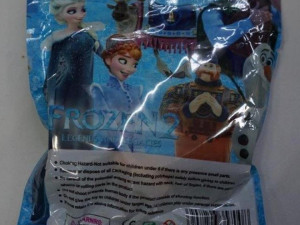 Gucci, Hugo Boss nebo Chanel. Celníci u Nového Bydžova zadrželi várku padělků