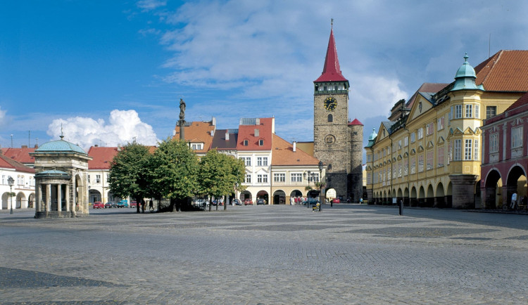 Jičín zavedl ochranné pásmo kolem památek. Stánkaři budou potřebovat metr