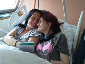 Věnovala se nemocným seniorům, teď sama potřebuje pomoc. Eva bojuje s agresivním nádorem na mozku