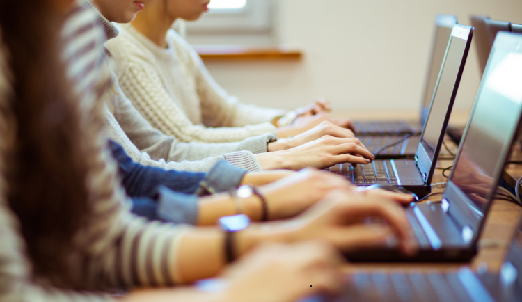 Tři nové lycejní obory v kraji. Školy reagují na poptávku studentů