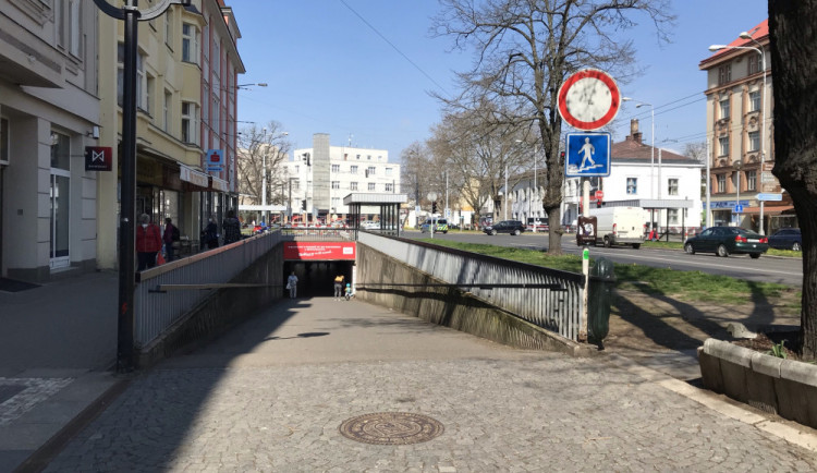 Podchod pod třídou Karla IV se dočká rekonstrukce. Komunisti původně chtěli zvolit nejlevnější variantu
