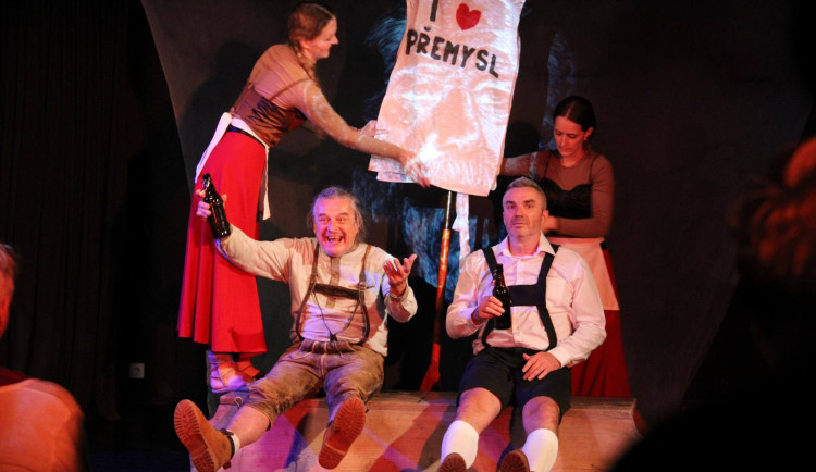 V Turnově začíná jeden z největších divadelních svátků u nás, festival Žlutomodrý kocour