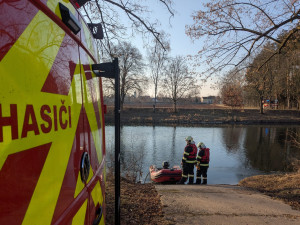 Lidé našli v Labi u Hradci Králové mrtvolu. Policie prověřuje okolnosti smrti