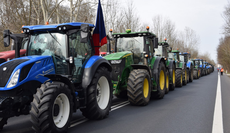 Jihomoravští zemědělci budou ve čtvrtek protestovat. Chtějí blokovat hraniční přechod u Hodonína