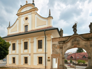 Muzeum ve Dvoře Králové nabídne výstavu Tapiserie. Díla rodačky Boženy Pýchové