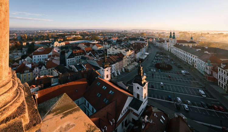 Hradec Králové začal hledat firmu, která opraví Velké náměstí