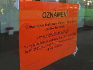 Nový Bydžov dočasně přijde o přestupní terminál. Musí se opravit
