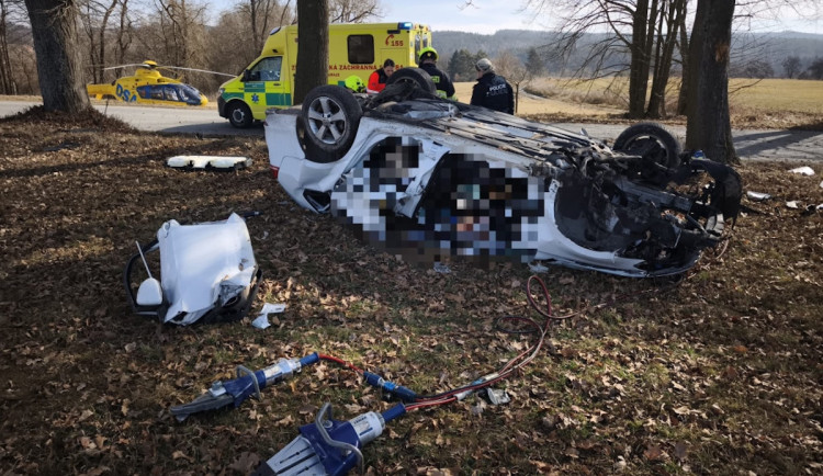 Vážné nehody na tísňovou linku oznámila funkce telefonu. Jde o čím dál častější případy