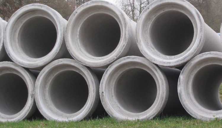 Obyvatelé Haklových Dvorů se konečně dočkají kanalizace