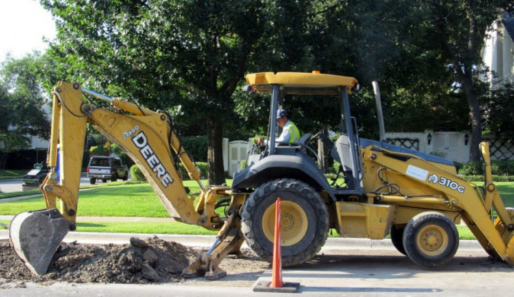 Oprava hlavního tahu z Hradce Králové na Jaroměř potrvá do června