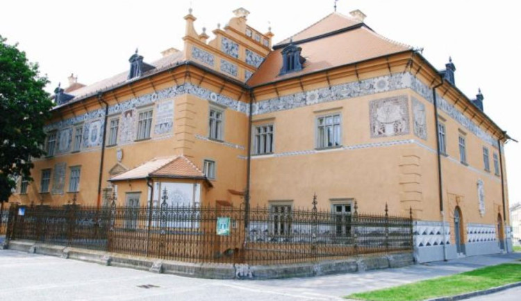 Studenti architektury navrhnou využití zámku v centru Prostějova. Nyní zde jsou bar a městská galerie
