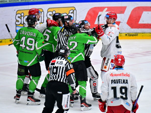 Rozhodčí chybovali, gól neměl platit. Hradec slavil, Boleslav zuřila, sudí končí