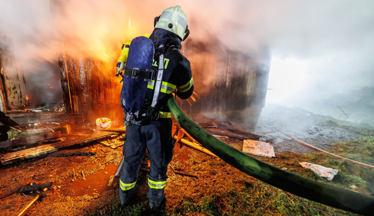 Hasičská farma nabízí zájemcům možnost si vyzkoušet práci na vlastní kůži