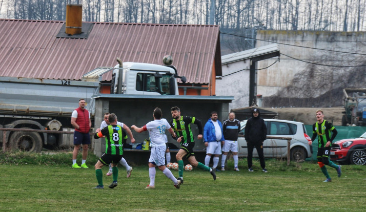 Liberecká devátá liga: Derby Řasnic, Hlavice jde do čela jižní skupiny