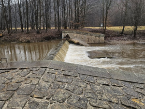 V Babiččině údolí začala sezona. Historický mlýn a mandl však funguje omezeně
