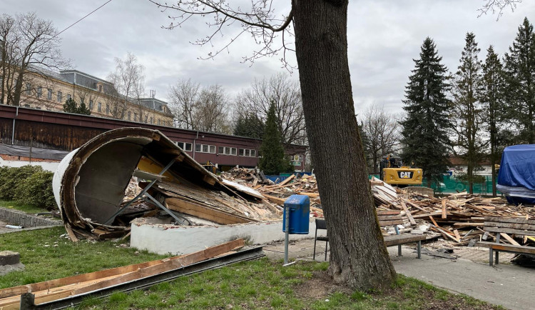 Technikův pavilon šel k zemi, město na místě postaví kopii za 41 milionů. Bude v ní infocentrum