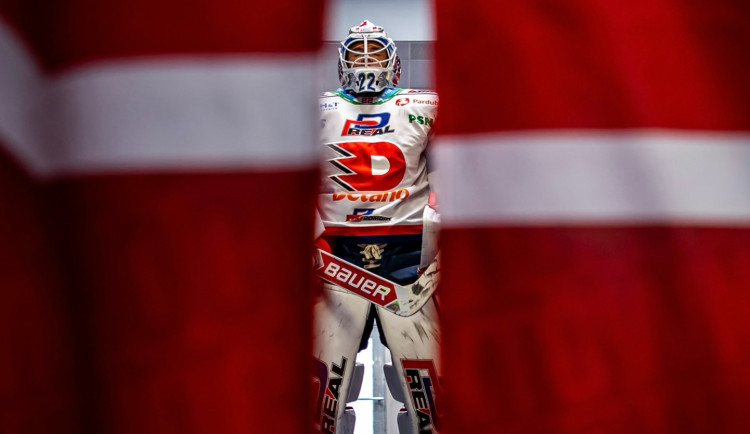 Hokejisté Pardubic vyhráli nad Hradcem Králové 4:0 a vedou v semifinále 2:1