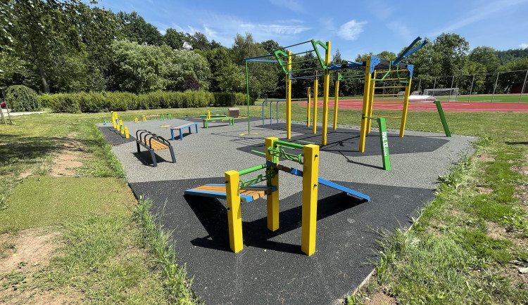 Trutnov otevřel školní sportoviště veřejnosti. Lidé si je mohou rezervovat