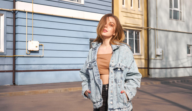 Základní prvky jarní módy, které budou vždy trendy