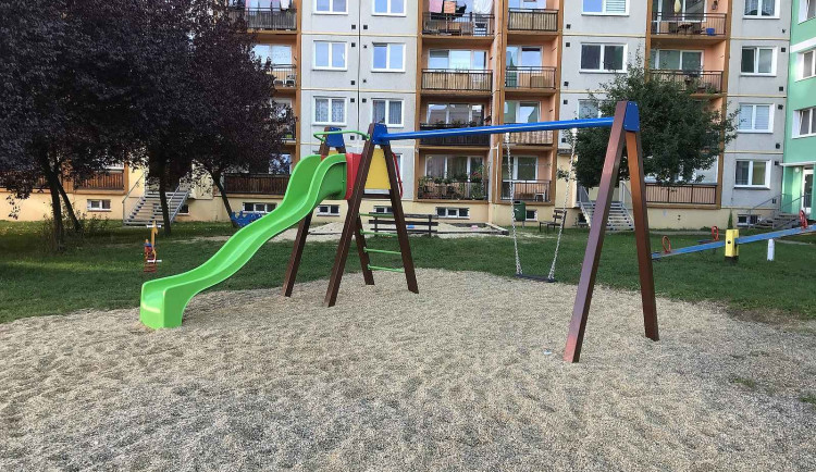 Město Česká Lípa investuje deset milionů do obnovy a výstavby nových dětských hřišť