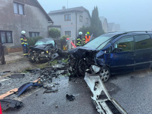 Dopravní nehoda u Holohlav na Královéhradecku ráno uzavřela silnici I/33