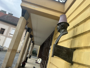 Klicperovo divadlo slibuje napětí i dobrodružství. Finále sezony patří Prašině
