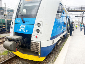 Vlakem mezi Starou Pakou a Martinicemi v Krkonoších se teď pár dní nesvezete
