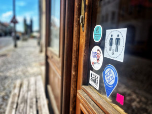 WC friendly restaurant: Toalety zdarma i pro nezákazníky teď v Hradci Králové