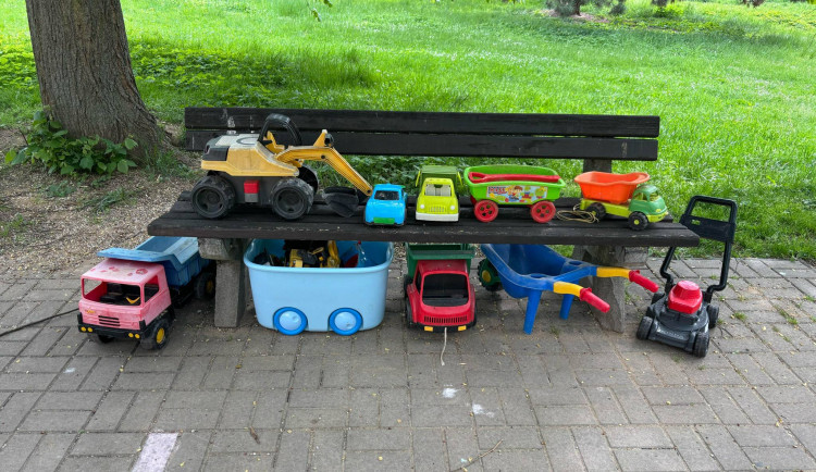 Z jihlavského hřiště zmizely o víkendu hračky. Nyní je jich tam více než dříve