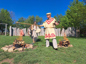 Hradecký Archeopark Všestary dneska ukáže, jak se v pravěku obchodovalo