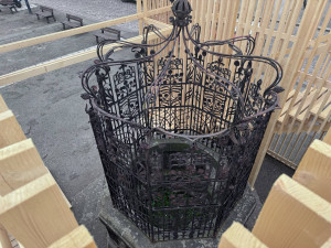 Vyhlídka u studny v centru Hradce Králové má upozornit na stav Velkého náměstí