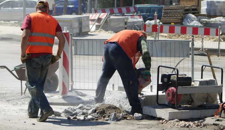 Češi a Poláci společně opraví silnici z Rynoltic do Hrádku a odtud k Porajówu