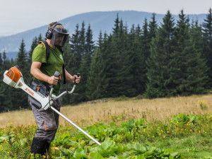 V Krkonoších odstartovala sezona péče o tamní louky