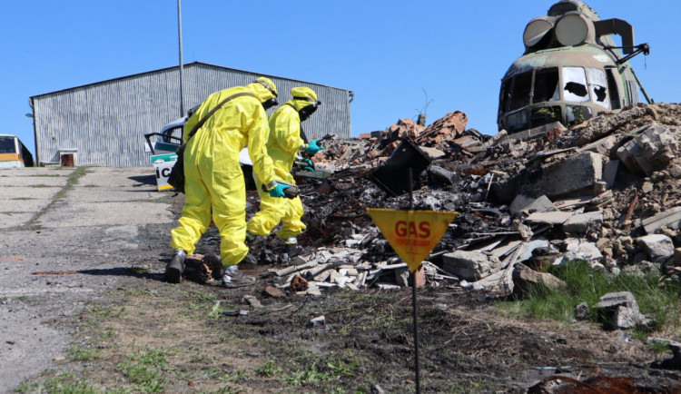 Liberečtí chemici na cvičení na Slovensku: pracovali s ostrými bojovými látkami