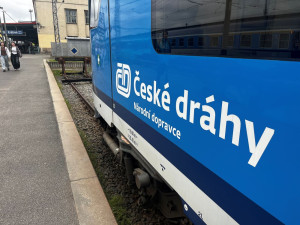 Uzavírka přejezdů na Trutnovsku na čtyři dny omezí autobusovou dopravu v regionu