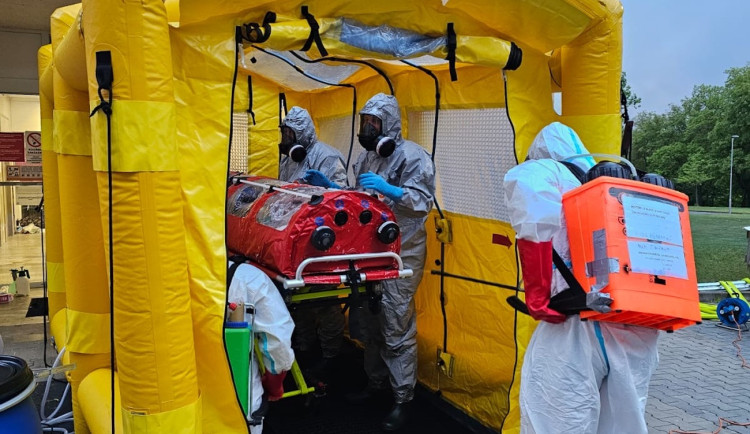 Podezření na vysoce nebezpečnou nemoc se u muže z táborské nemocnice nepotvrdilo