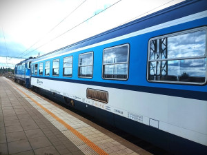 Vlakem se z Hradce Králové do Prahy nedostaneme, pár dní tady bude výluka