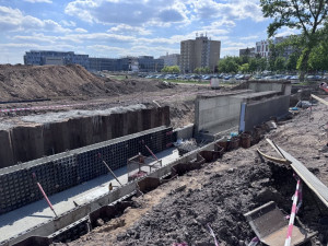Hradec Králové a kraj by na parkovací dům u nemocnice mohly dát 250 milionů
