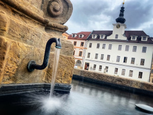 Hradecké fontány letos spustily vodu dříve než obvykle