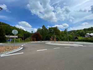 Ve Lhotě u Trutnova dokončili opravu autobusové točny