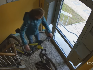 Policie hledá svědky krádeže elektrokola v Nové Pace
