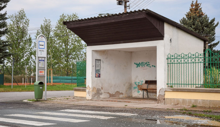 Zastávka v Ruseku projde modernizací, přístřešek nahradí nová stavba