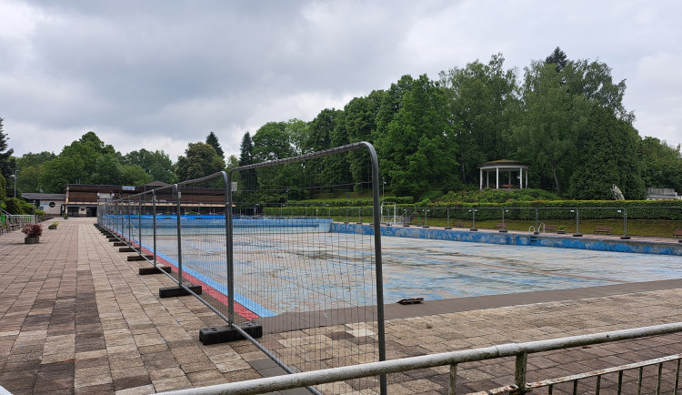 koupaliště, sezóna, Dvůr Králové nad Labem, novinky, plavec