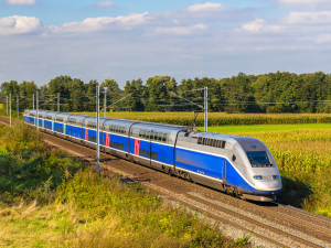 Elektrifikace i vyšší rychlost. Trať z Náchoda do Polska má projektanta