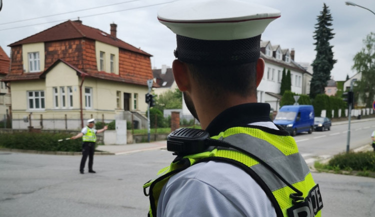 Řidiče v Jihlavě čeká náročná zkouška, policisté budou řídit provoz na křižovatce